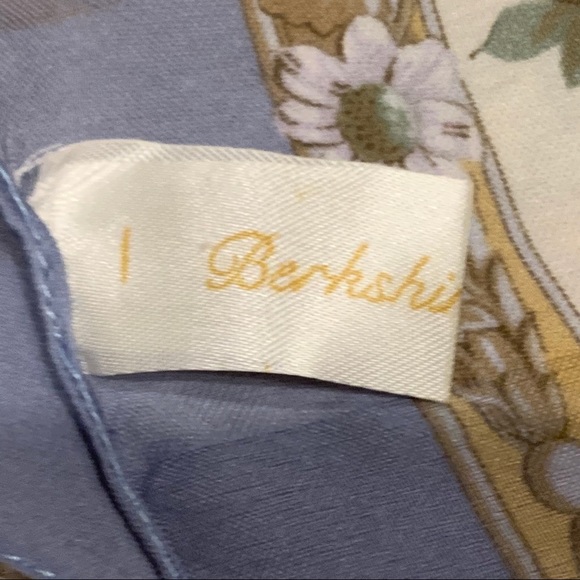 Vintage Berkshire Pale Blue‎ Floral Polyester Scarf - Picture 7 of 8